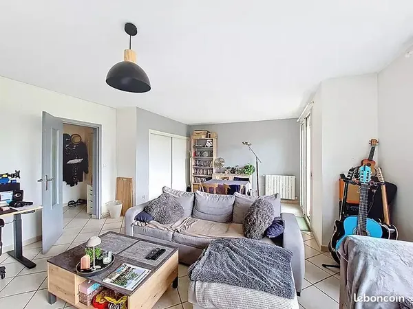 2pièces de 27 m2 proche RER A Neuilly Plaisance