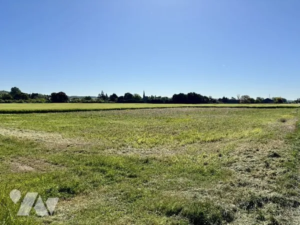 Terrain 835 m²