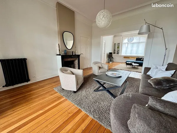 Maison 7 pièces 254 m²