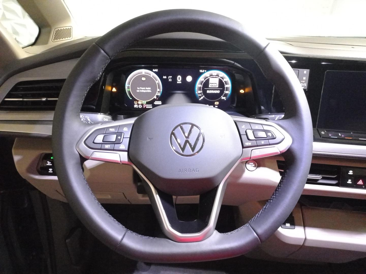 Volkswagen Utilitaires Multivan Court 1.5 eHybrid 245 4Motion DSG6 — photo 10