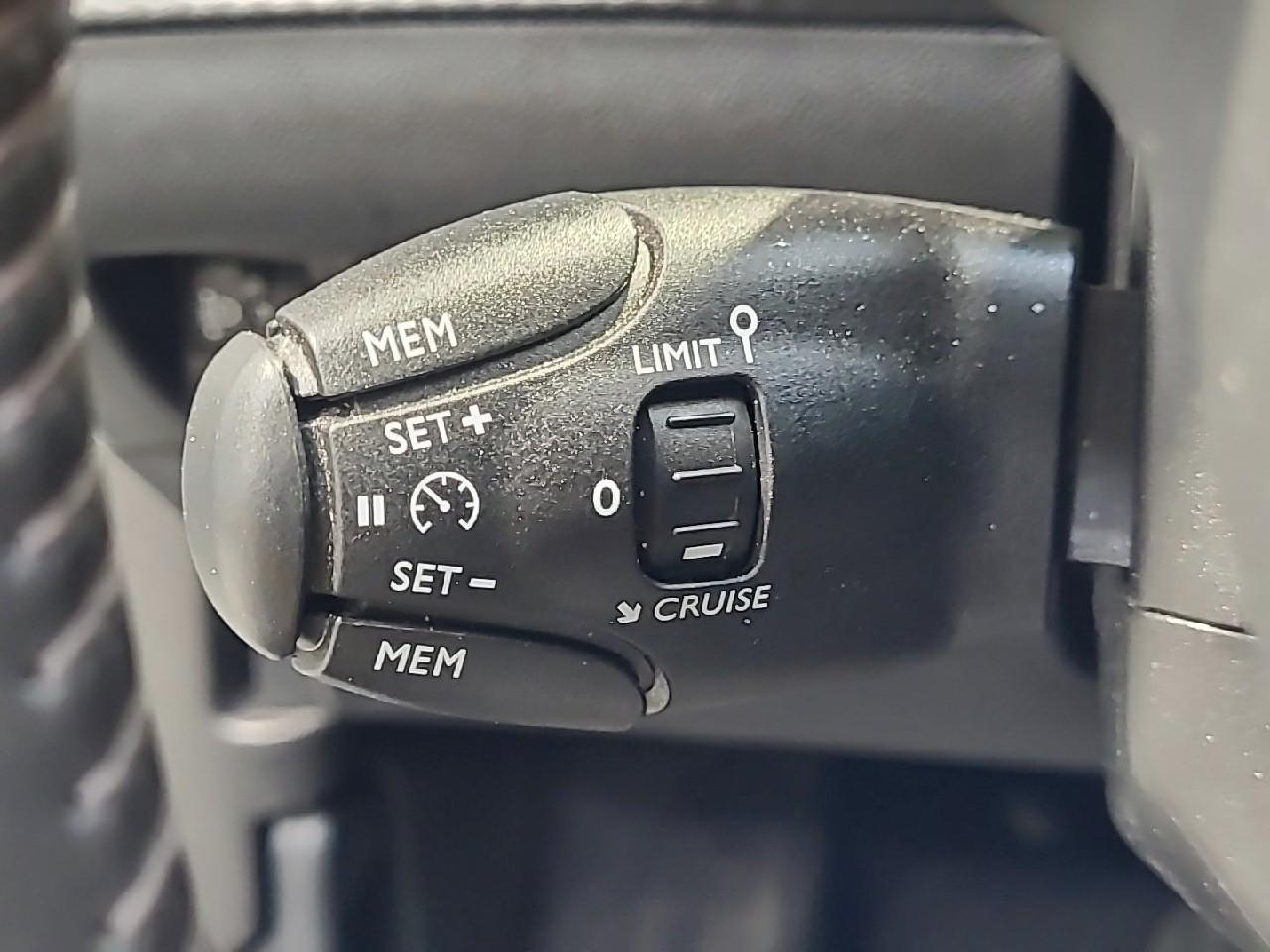 Peugeot 2008 puretech 130 s&s eat8 style — photo 24