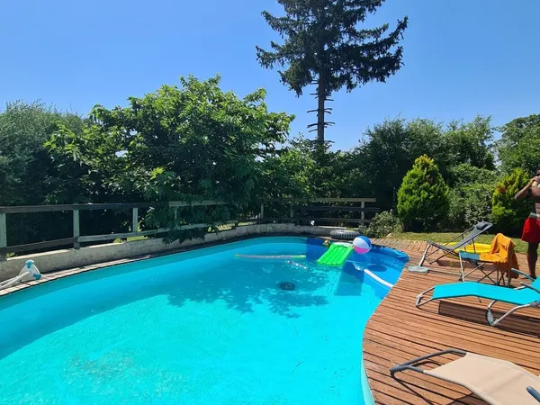 Maison 8 pièces 325 m²