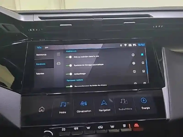 Peugeot 408 phev 225 e-eat8 — photo 25