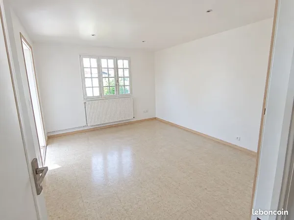 Maison a louer F3 seilh