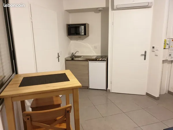 STUDIO 1 pieces - 20m2 dans immeuble récent proche faculté médecine