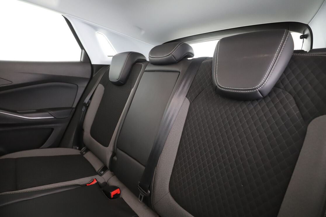 Opel Grandland X 1.2 Turbo Edition — photo 13