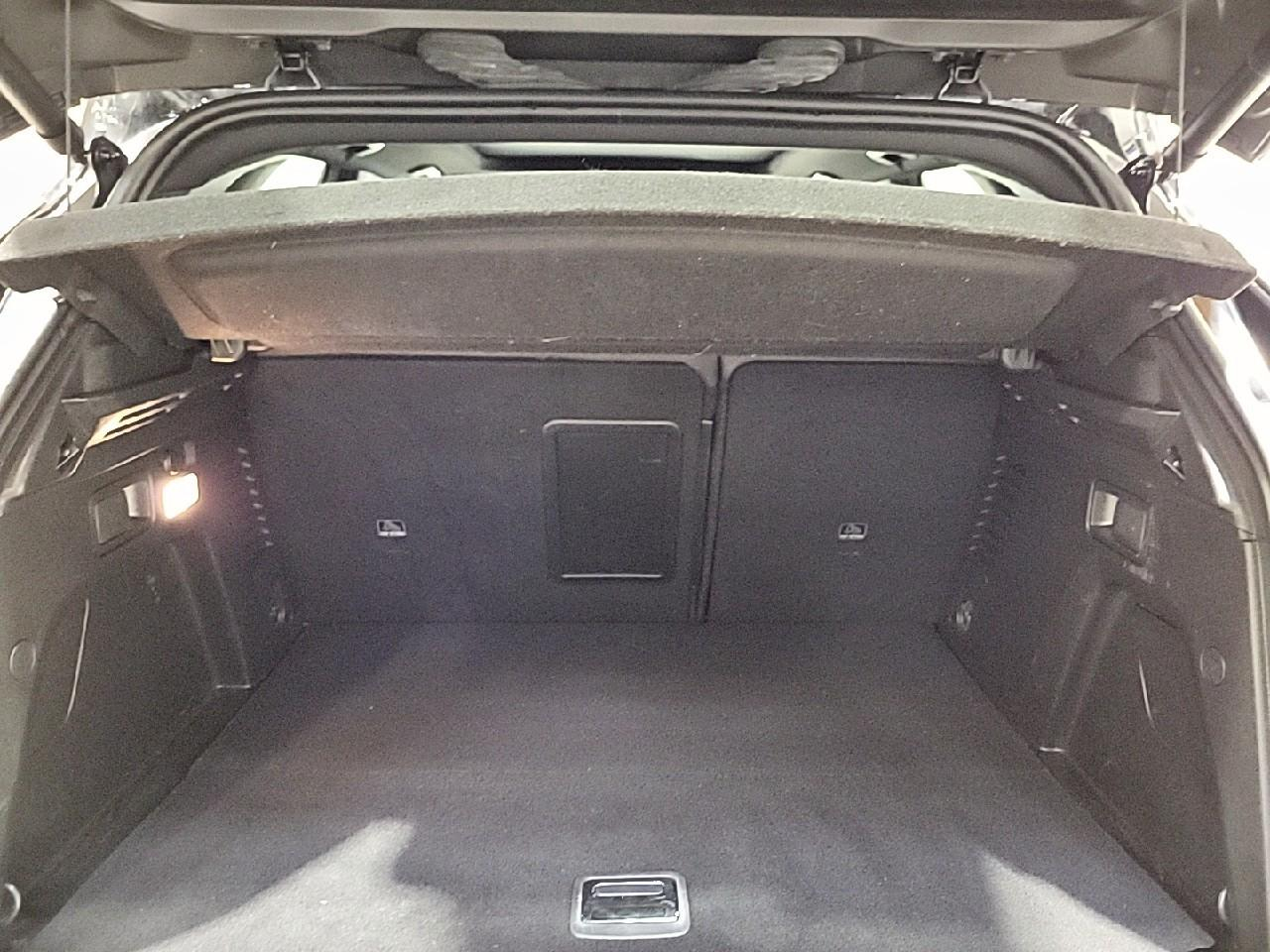 Peugeot 3008 hybrid4 300 e-eat8 gt pack — photo 14