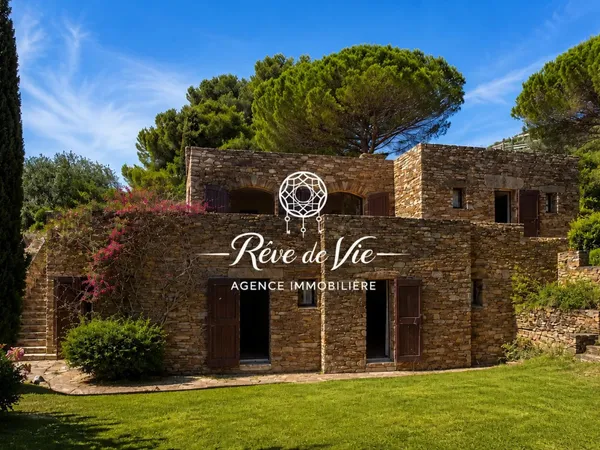 MAISON DE 7 PIÈCES D'ENVIRON 180 M² SUR UN TERRAIN DE PLUS DE 5