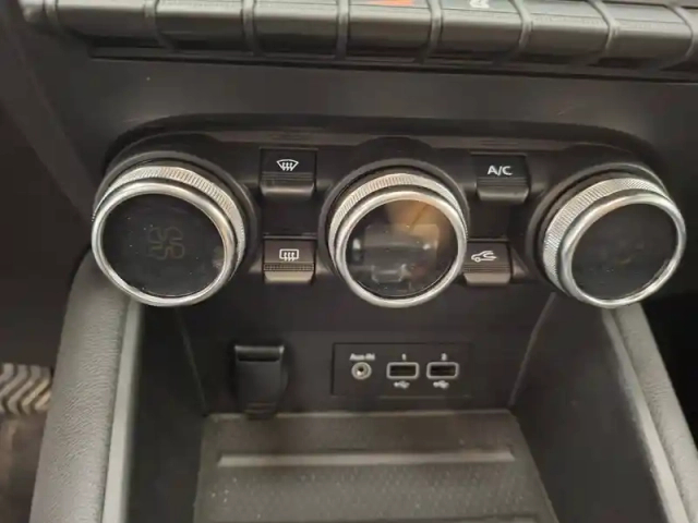Renault Captur e-tech plug-in 160 — photo 17