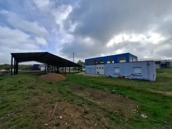 Commerce 990 m²