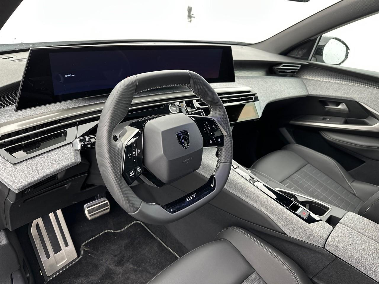 Peugeot 3008 hybrid 145 e-dcs6 gt — photo 12