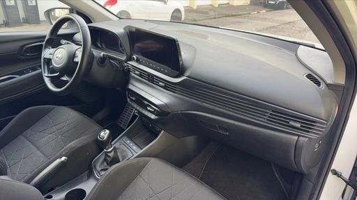 Hyundai Bayon 1.0 T-GDi MHEV 100 - Creative – 2022 – 52200 km – Hybride essence – Boîte Manuelle — photo 17