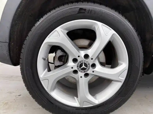 Mercedes Gla 180 d — photo 36