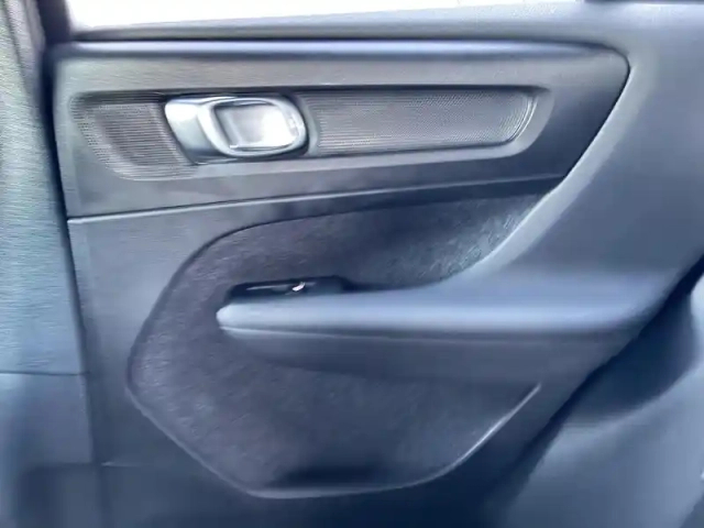 Volvo Xc40 t4 recharge 129+82 ch dct7 — photo 30