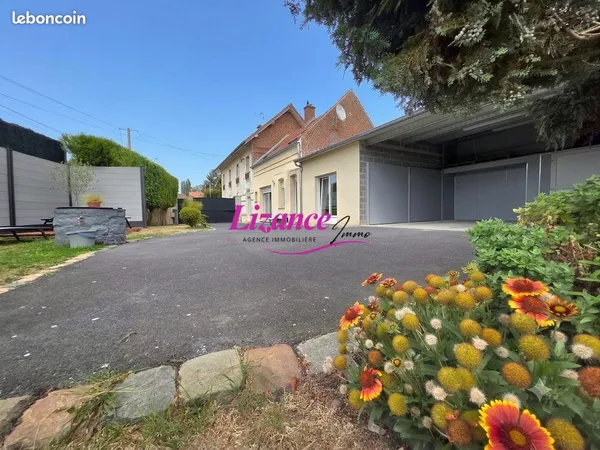 Maison 8 pièces 202 m²