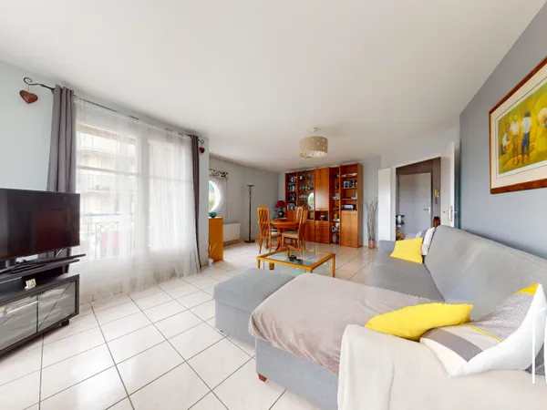 EN EXCLUSIVITE A THIAIS - QUARTIER APOLLONIA - 4 PIECES - 82m2 - PARKING - BOX - DEUX BALCONS - PROC