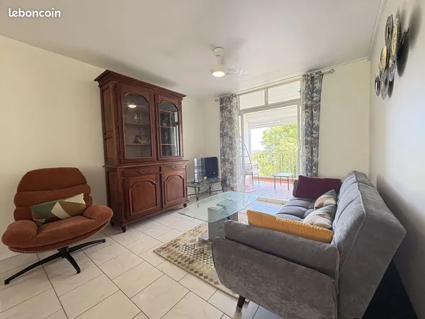 T5 rénové avec vue mer - 3 chambres + bureau, balcons, parking - Trinité