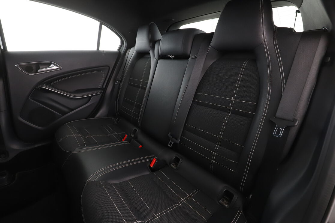 Mercedes-Benz Classe A 180 Sensation 7G-DCT — photo 14