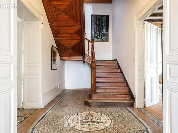 Propriété 16 pièces 646 m²