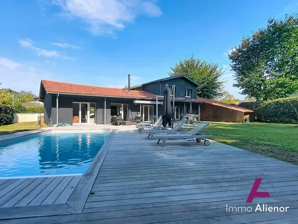 Maison 6 pièces 202 m²