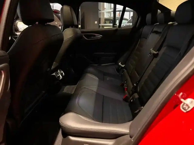 Alfa Romeo Giulia 2.2 160 ch at8 — photo 45