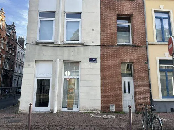 Local commercial 228 m²