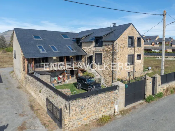 Maison 7 pièces 255 m²