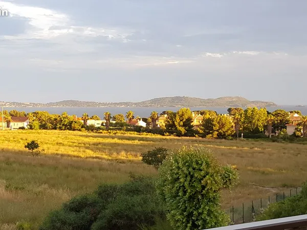 Vue mer sans aucun vis à vis cote Varoise