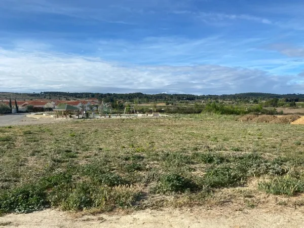 Terrain 370 m²