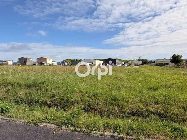 Terrain 600 m²