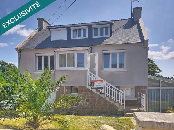 **? Plestin-les-Grèves : une maison familiale aux multiples possibilités ?**