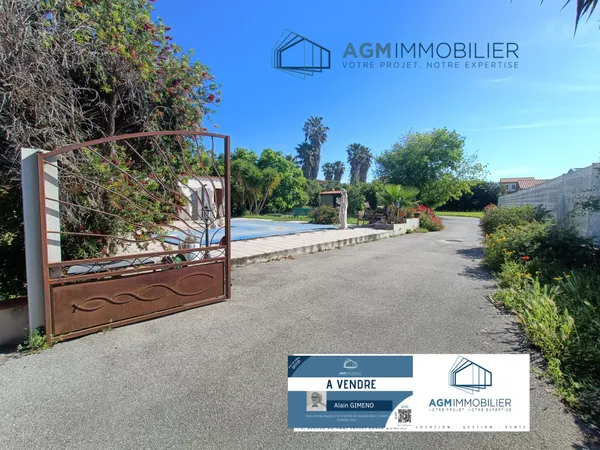 VILLA T5 PISCINE TERRAIN 2200M2