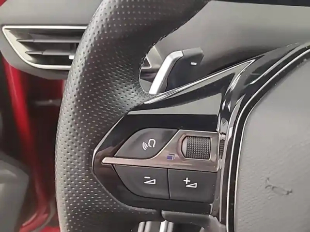Peugeot 3008 hybrid4 300 e-eat8 — photo 21