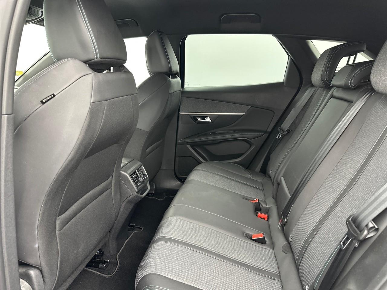 Peugeot 3008 bluehdi 130ch s&s eat8 allure pack — photo 12