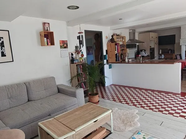 Maison béarnaise à finir de rénover avec dépendance, jardin et pré