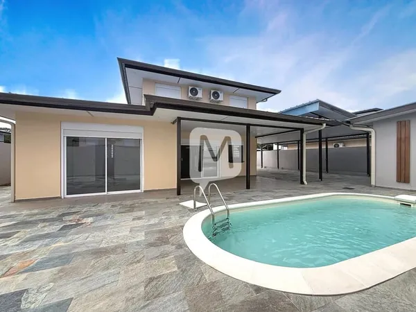 DPT GUYANE, à vendre REMIRE-MONTJOLY maison T4 de 93 m2 avec piscine sur un terrain de 414 m2