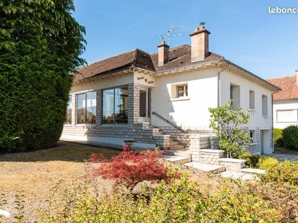 Pavillon 10 pièces 349 m²