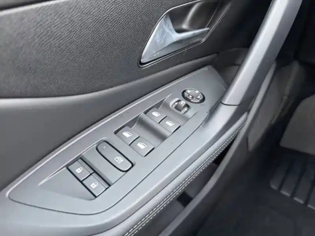 Peugeot 308 hybrid 145 e-dcs6 — photo 20