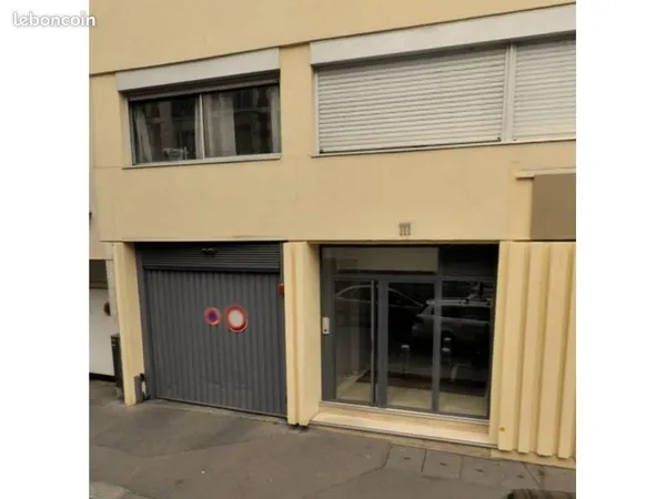 Parking moto rue du Mont Cenis
