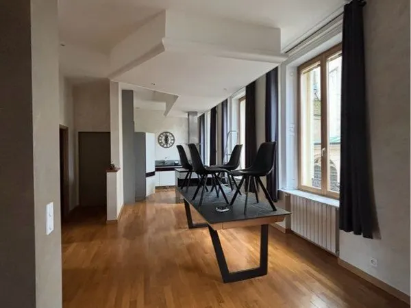 Appartement 80 m² - Dole centre-ville - Parking privatif