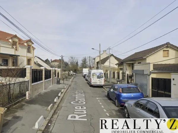 Boutique 1 pièce 200 m²