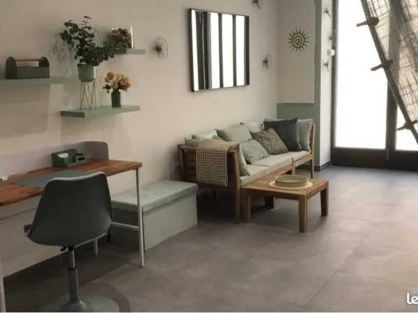 Maison divisée en 2 appartements