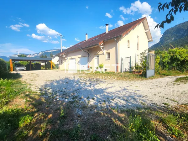127 m² habitable, 3 CH  Terrain clos de 680 m²