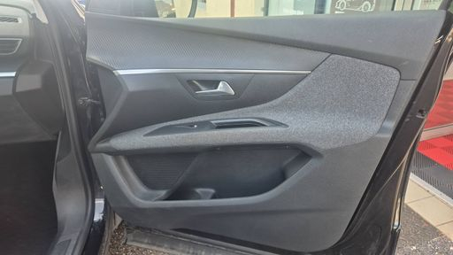 Peugeot 5008 1.5 BlueHDi 130 EAT8 - Allure – 2022 – 145419 km – Diesel – Boîte Automatique — photo 29