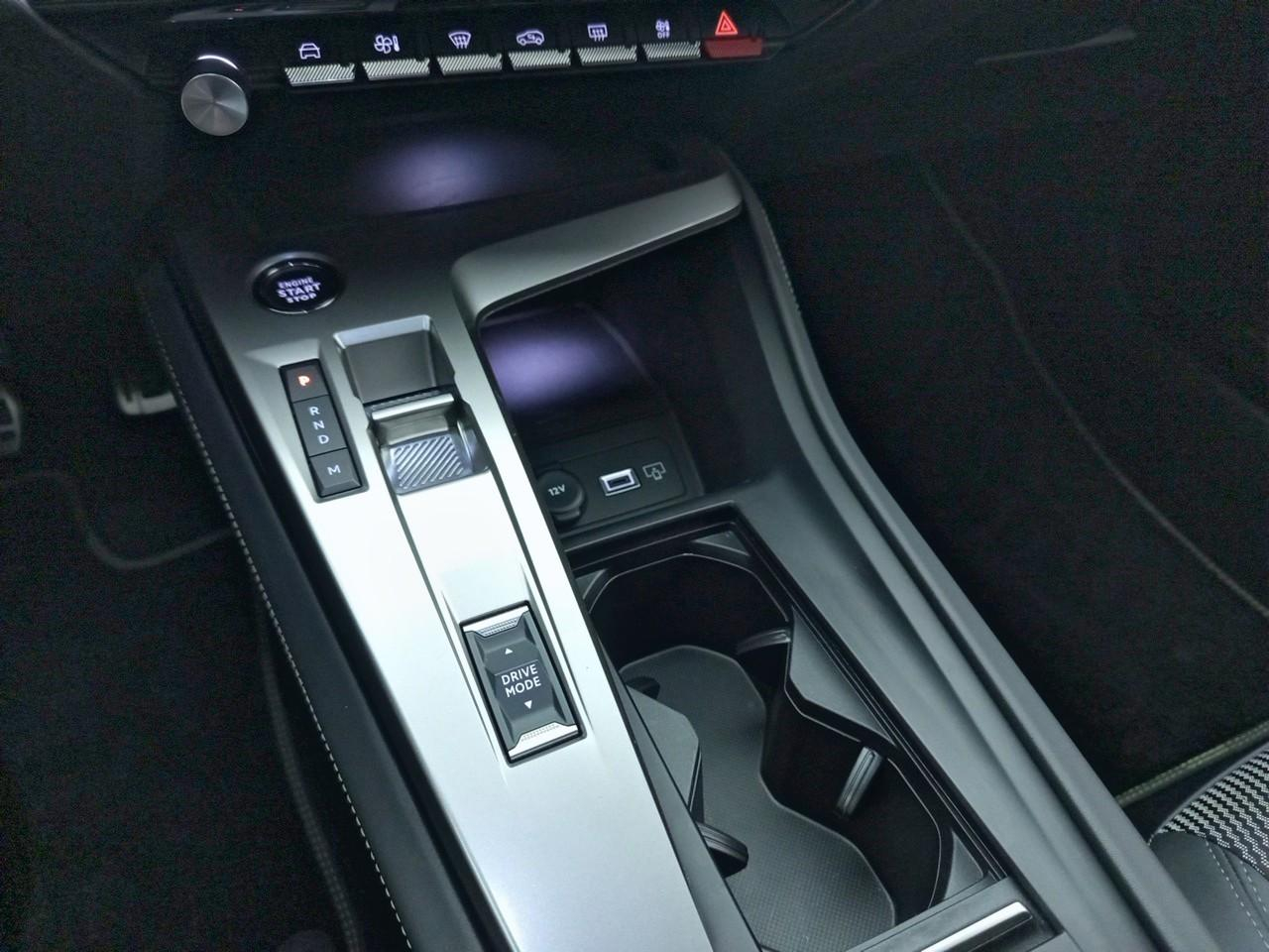 Peugeot 308 sw hybrid 136 e-dcs6 gt — photo 17
