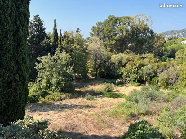 Terrain à bâtir 1 798 m² - Plein Sud - Saint-Maymes, Antibes