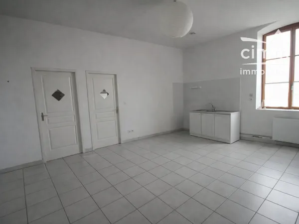 À louer - T2 de 45 m² en plein centre de Saint-Siméon-de-Br