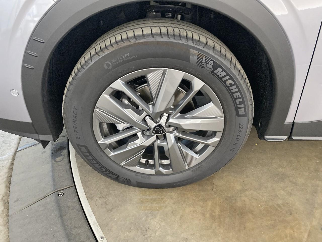 Peugeot 5008 hybrid 145 ch e-dcs6 allure — photo 11