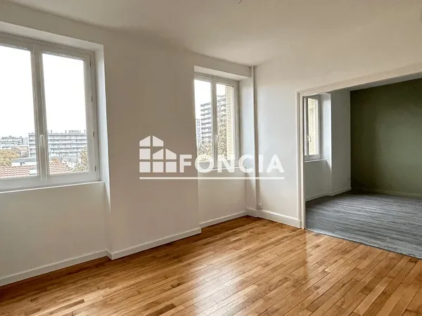 Appartement Location Clermont-Ferrand 4p 78m² 720€