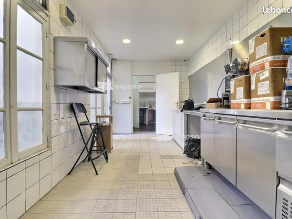 Commerce 48 m²